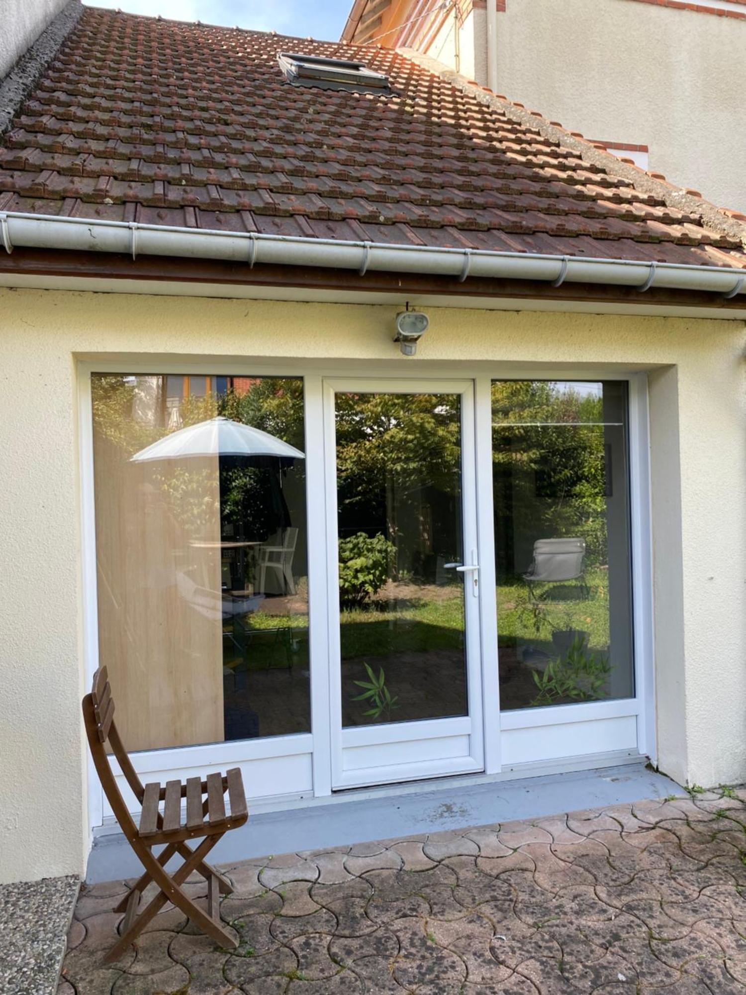 Chambre En Duplex, Entree Autonome, Sdb Privative Taverny Exterior photo